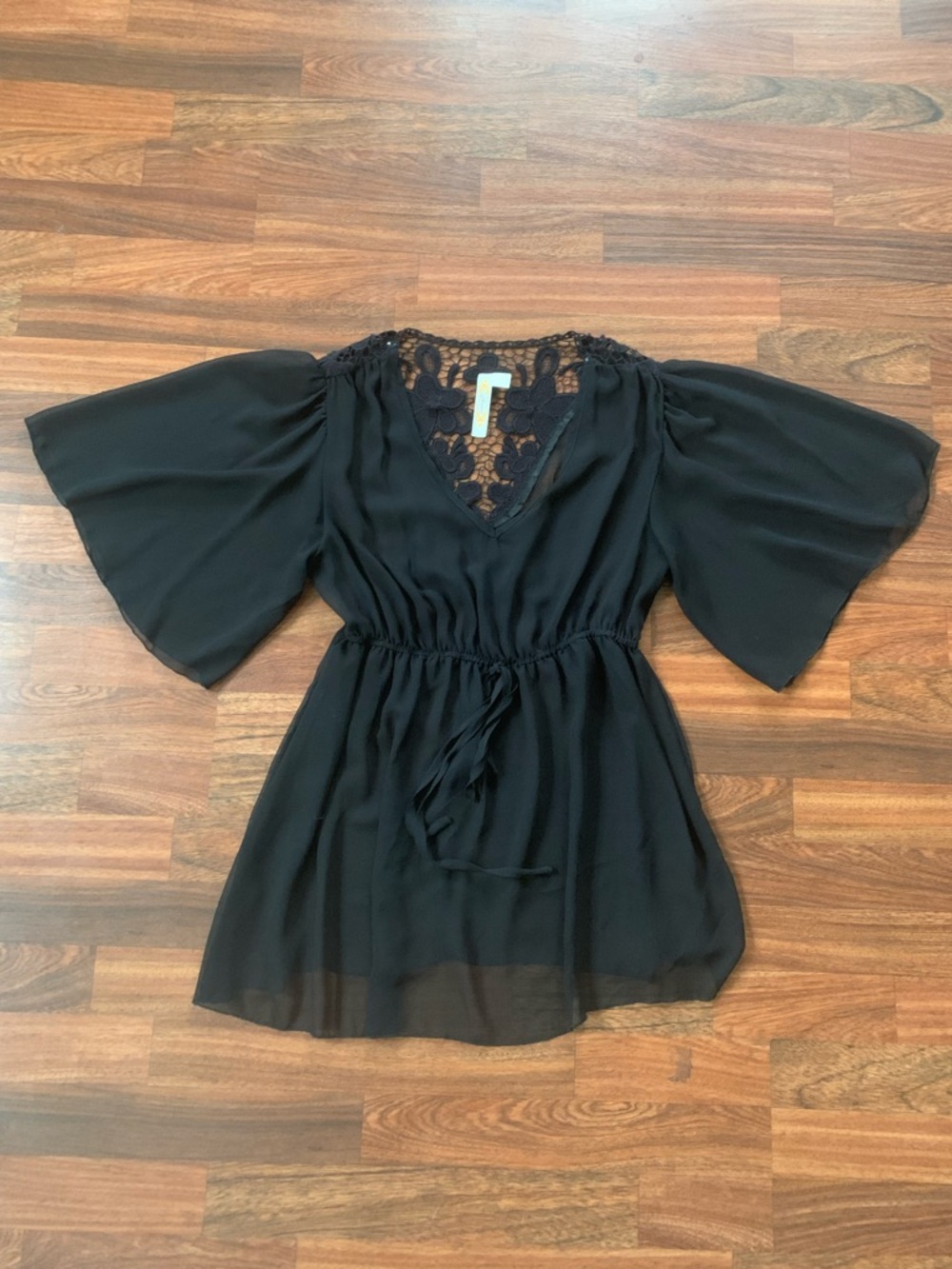 Women’s Med- Adiva V-Neck Sheer Tie Waist Babydoll Top or Coverup Lace On Back